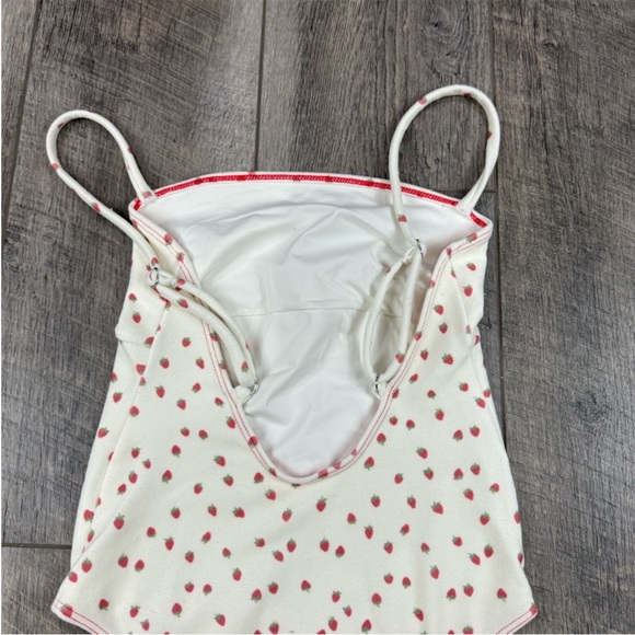 Gigi hadid Frankie’s bikini Strawberry terry one piece swimsuit - Picture 8 of 15